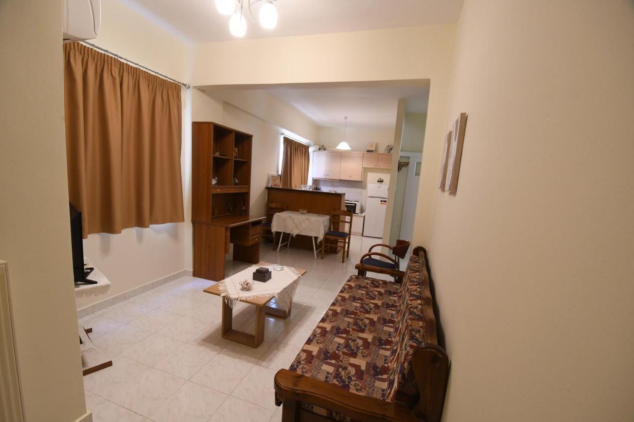 Mary'S Home Kalamata Esterno foto